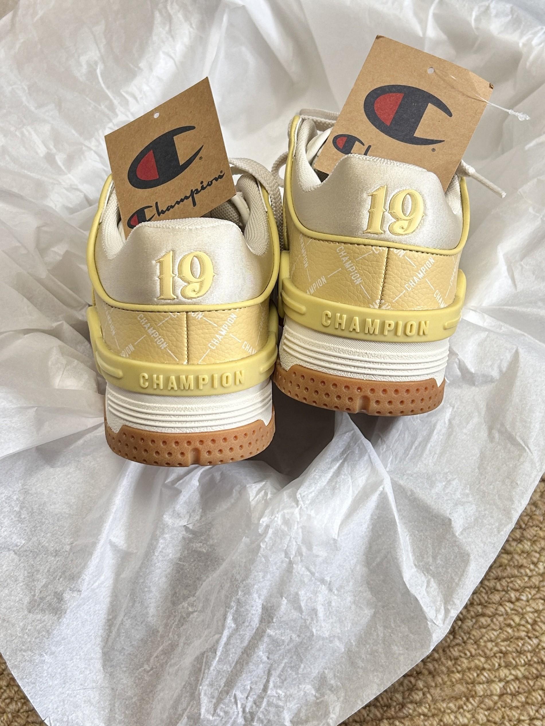 Champion芝士黄🧀➕小帕🧸充电宝🟰入冬咯